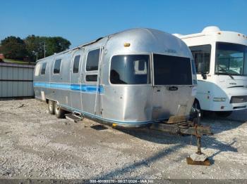  Salvage Airstream Excella