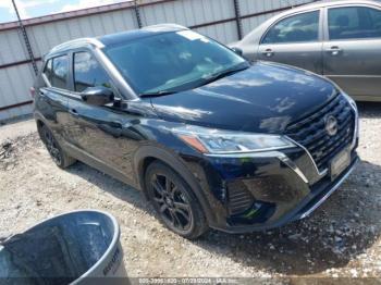  Salvage Nissan Kicks