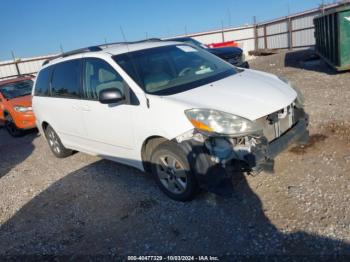  Salvage Toyota Sienna