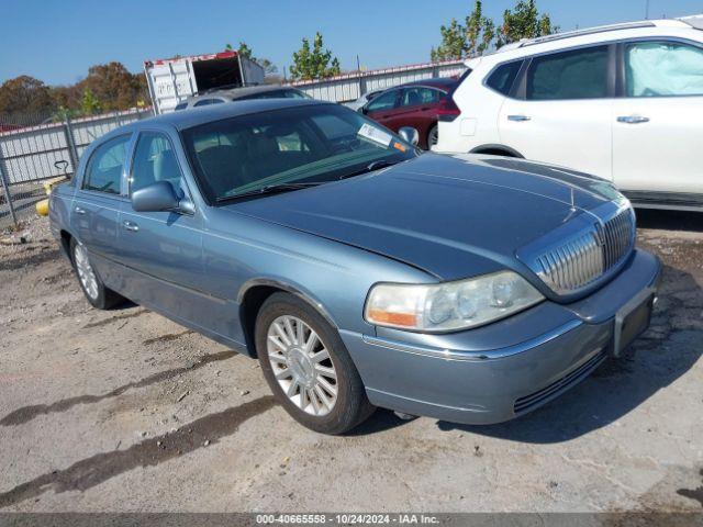  Salvage Lincoln Towncar