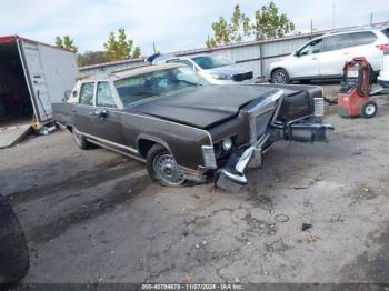  Salvage Lincoln Towncar