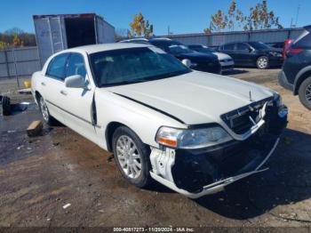  Salvage Lincoln Towncar