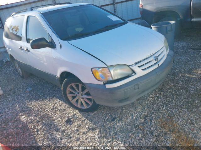  Salvage Toyota Sienna