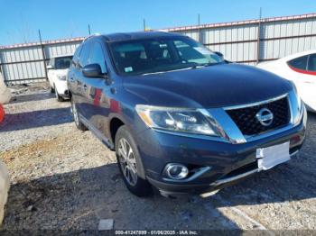  Salvage Nissan Pathfinder