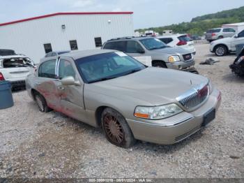  Salvage Lincoln Towncar