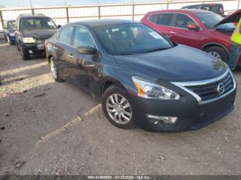  Salvage Nissan Altima