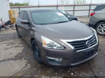 Salvage Nissan Altima
