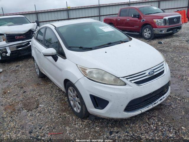  Salvage Ford Fiesta
