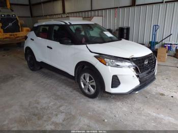  Salvage Nissan Kicks