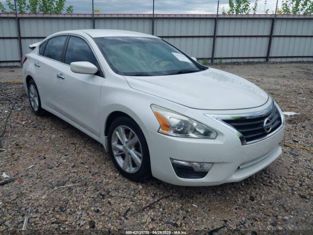  Salvage Nissan Altima