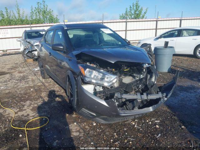  Salvage Nissan Kicks