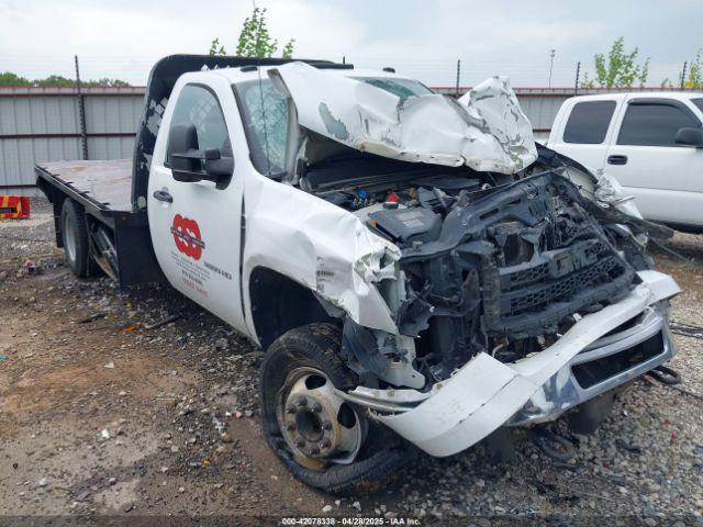  Salvage General Motors Sierra 3500hd Chassis