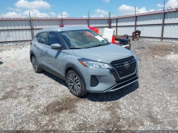  Salvage Nissan Kicks