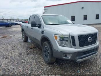  Salvage Nissan Titan