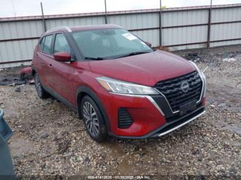  Salvage Nissan Kicks