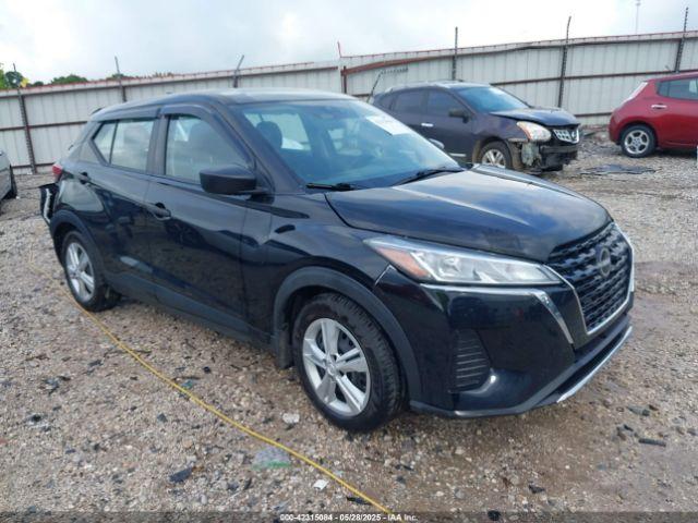  Salvage Nissan Kicks