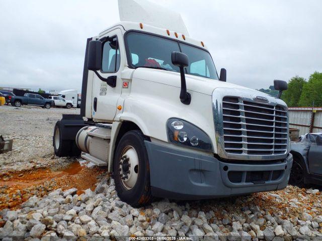  Salvage Freightliner Cascadia 125