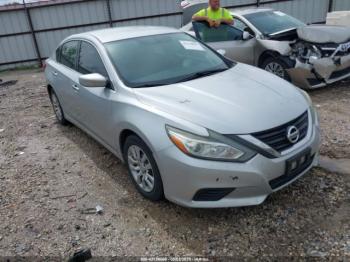  Salvage Nissan Altima