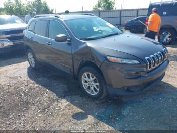  Salvage Jeep Cherokee