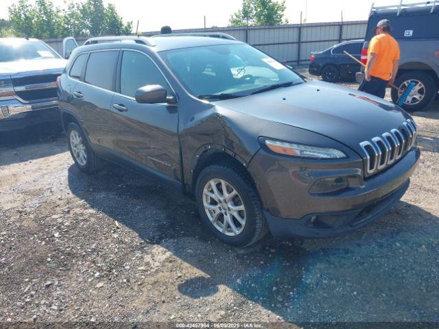  Salvage Jeep Cherokee
