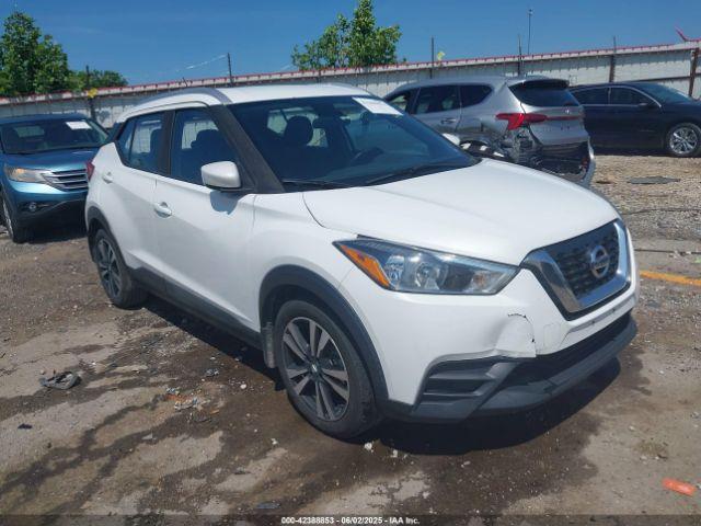  Salvage Nissan Kicks