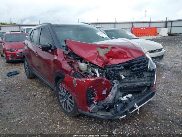  Salvage Nissan Kicks