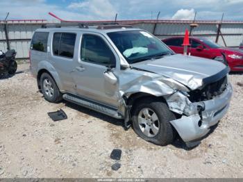  Salvage Nissan Pathfinder