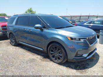  Salvage Kia Carnival