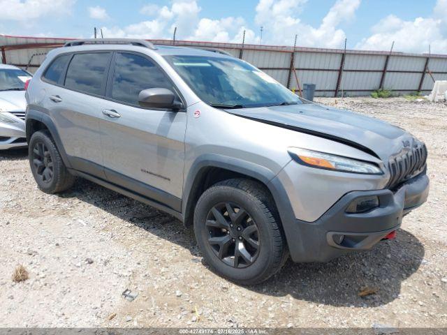  Salvage Jeep Cherokee