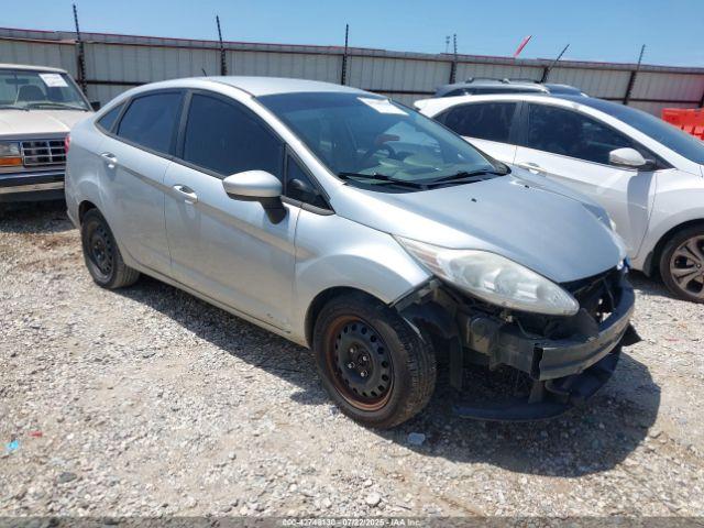  Salvage Ford Fiesta