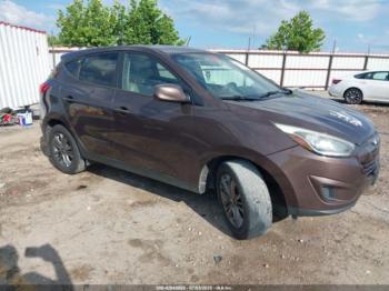  Salvage Hyundai TUCSON