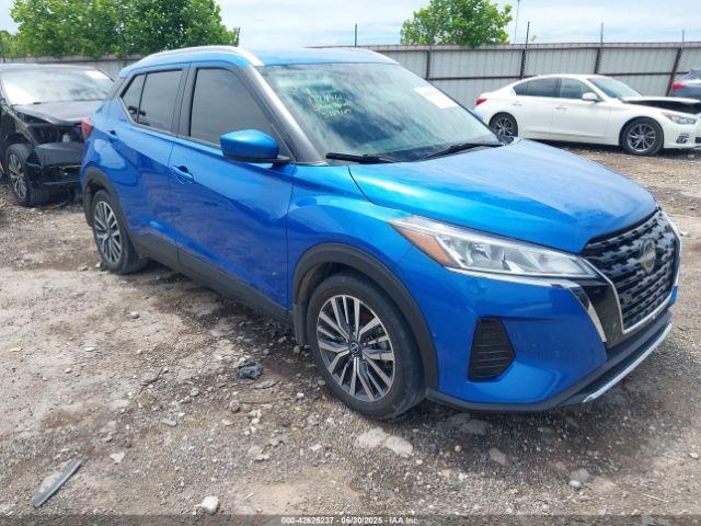 Salvage Nissan Kicks