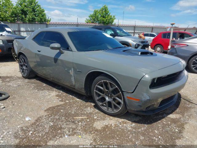  Salvage Dodge Challenger
