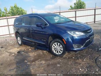  Salvage Chrysler Pacifica