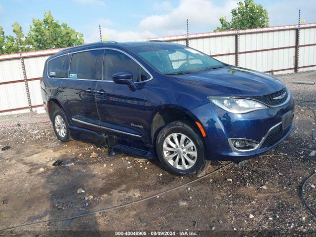  Salvage Chrysler Pacifica
