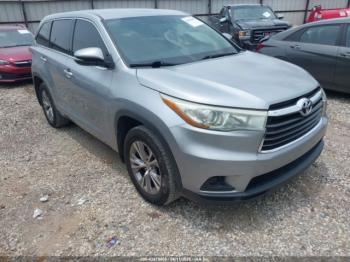  Salvage Toyota Highlander