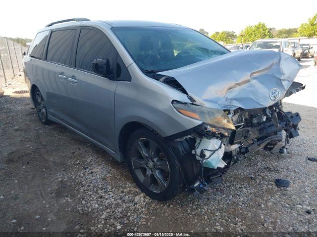  Salvage Toyota Sienna