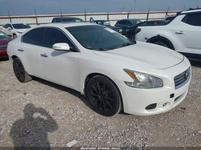 Salvage Nissan Maxima