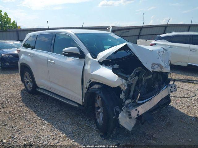  Salvage Toyota Highlander