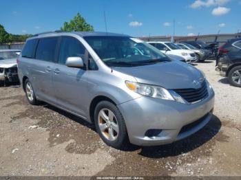  Salvage Toyota Sienna