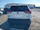 Toyota RAV4 Le Image 9