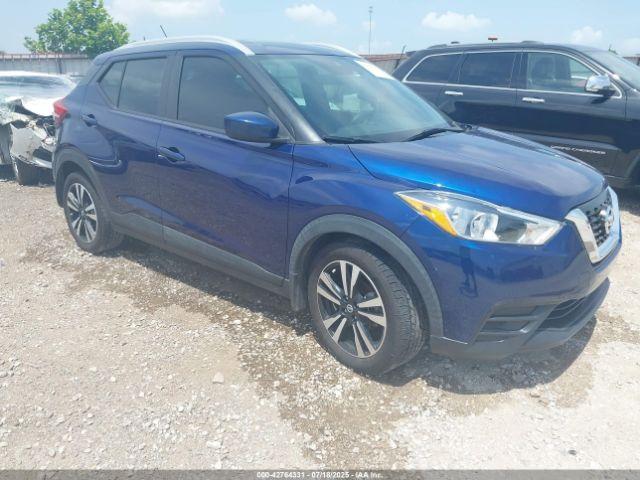  Salvage Nissan Kicks