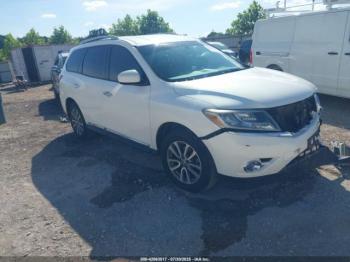  Salvage Nissan Pathfinder