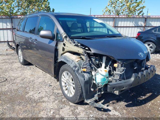  Salvage Toyota Sienna