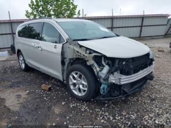  Salvage Chrysler Pacifica
