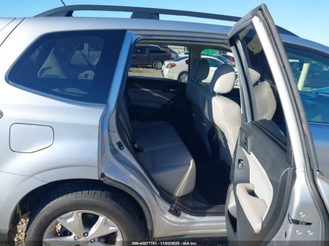 Subaru Forester 2.5i Touring Image 12