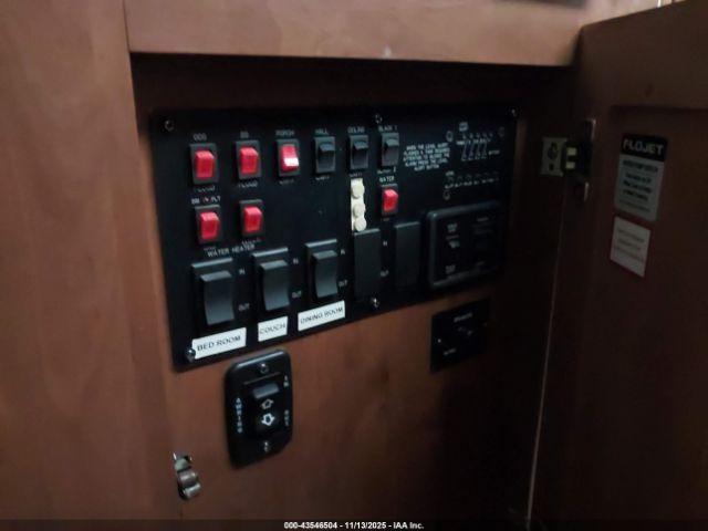 Open Range Journeyer Rv M-337rl Image 14