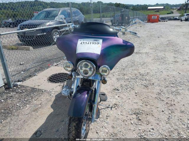 Harley-Davidson Flhtcse Image 5