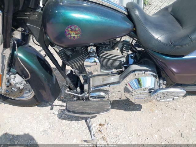 Harley-Davidson Flhtcse Image 9