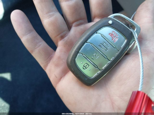 Hyundai ELANTRA Limited Image 8